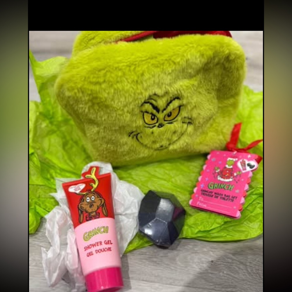 Grinch toiletries bag set